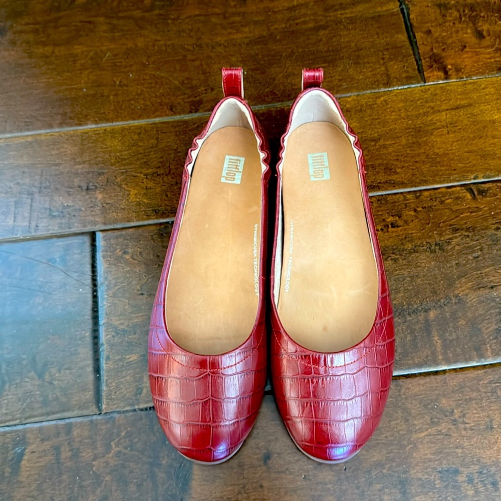 FitFlop ballet flat red crocodile